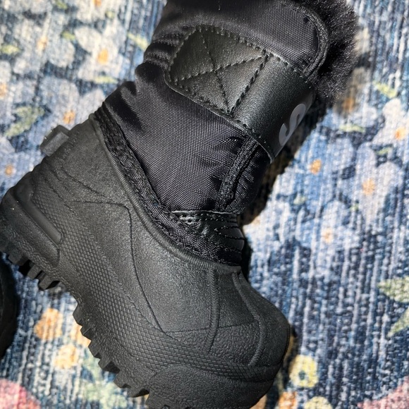 Sorel Black Winter commander Boots - Picture 5 of 10